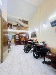 ban nha quan 2, ảnh to1