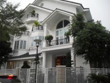 Cho thuê Biệt thự Thảo Điền Quận 2. Căn duy nhất đẹp mà rẻ với 300m giá chỉ 1400usd